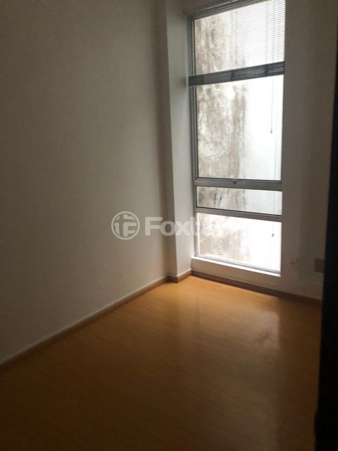 Image 1 - 896785
