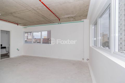 Image 6 - 896790