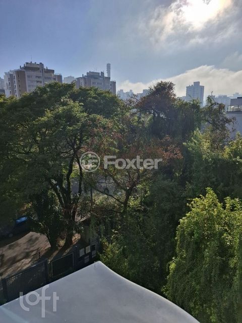 Image 6 - 896808
