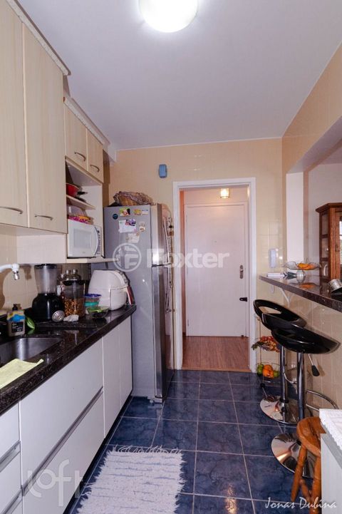 Image 9 - 896815