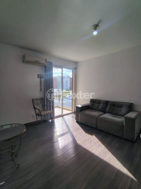 Image 7 - 896822