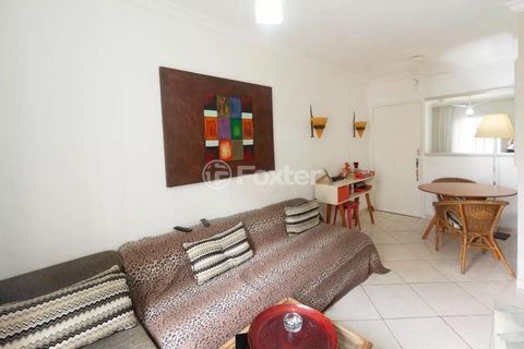 Image 3 - 896825