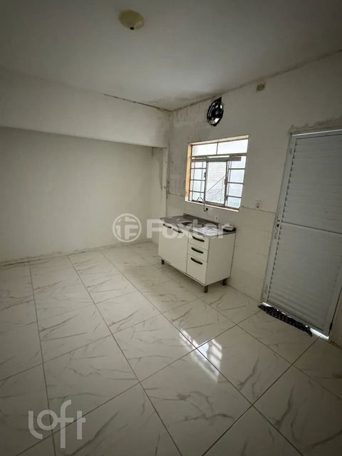 Image 8 - 896833