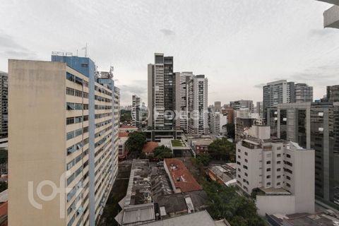 Image 10 - 896840