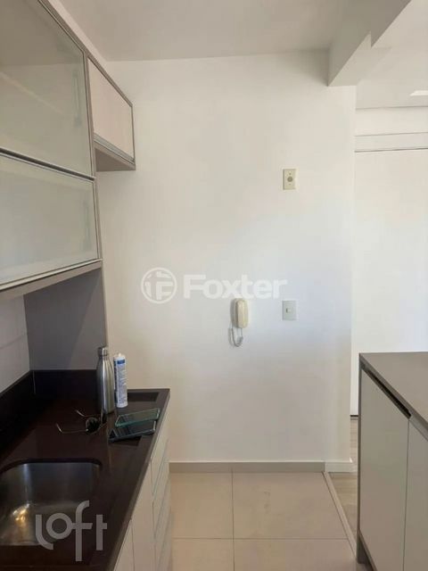 Image 2 - 896842