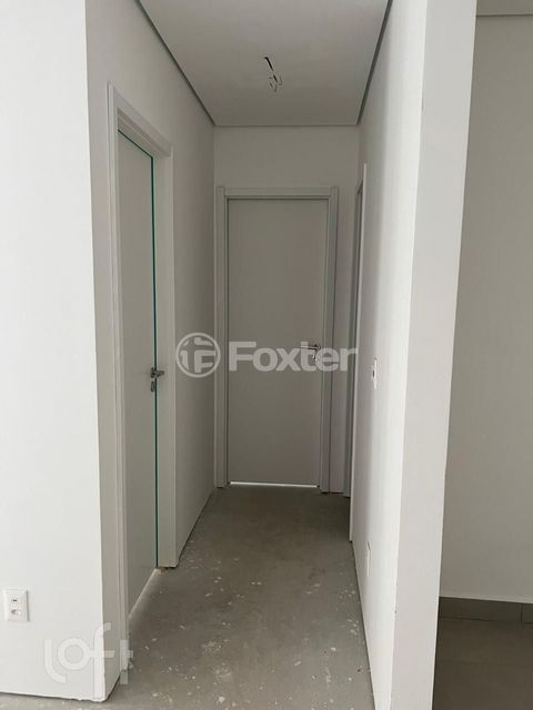 Image 3 - 896845
