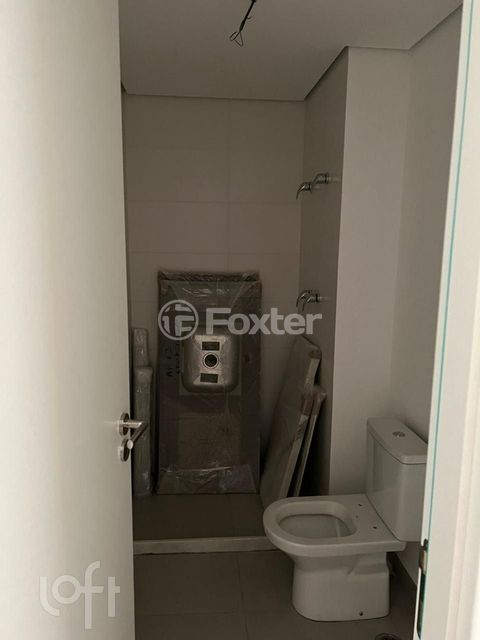 Image 5 - 896845