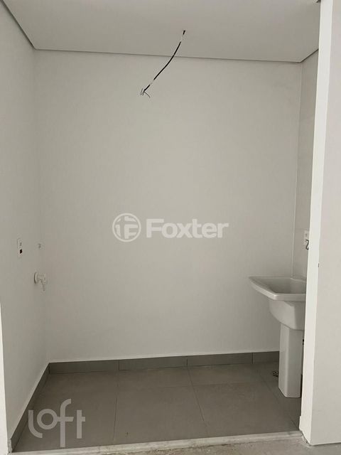 Image 1 - 896845