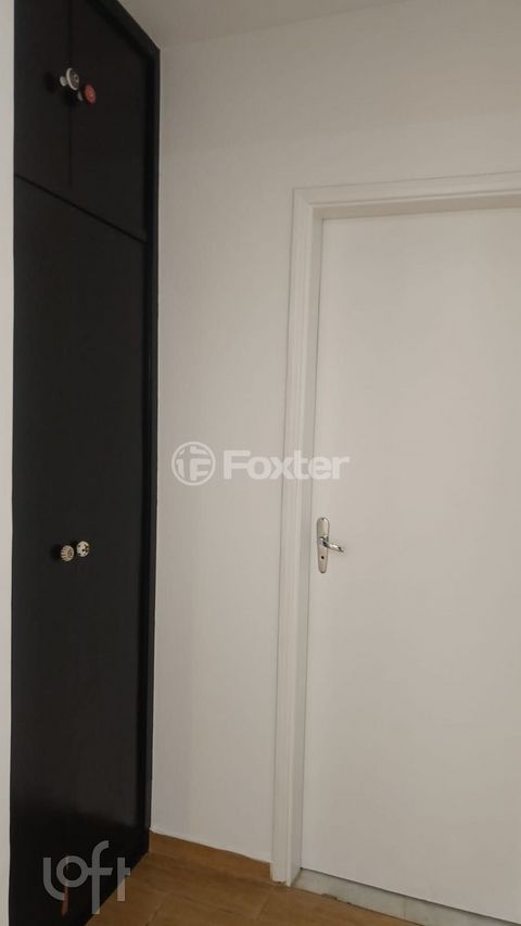 Image 5 - 896846