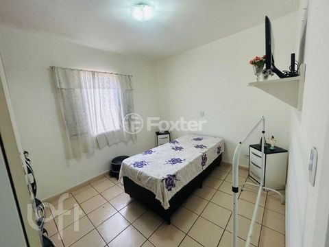 Image 8 - 896879