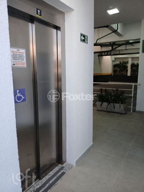Image 9 - 896923