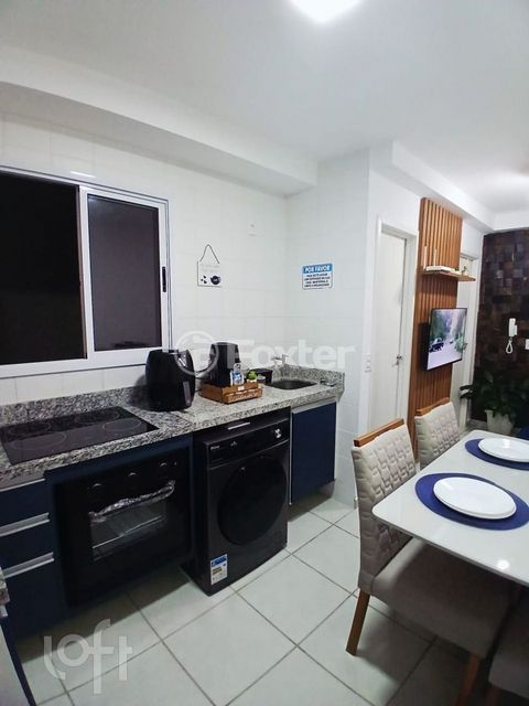 Image 1 - 896923