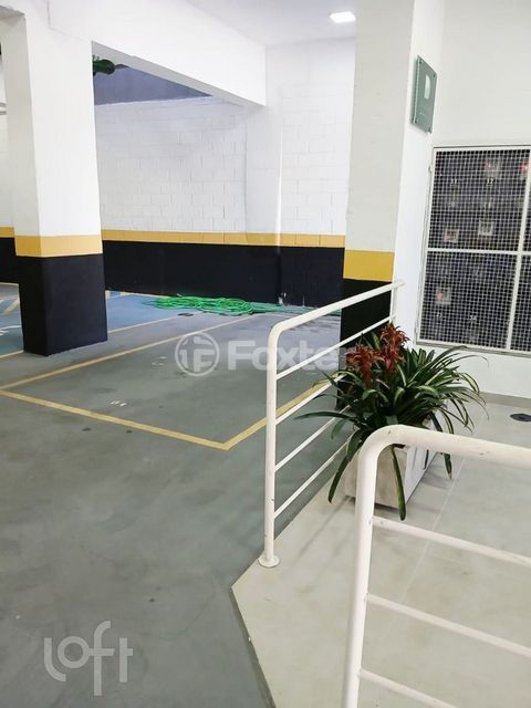 Image 11 - 896923