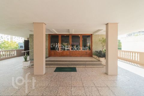 Image 18 - 896928