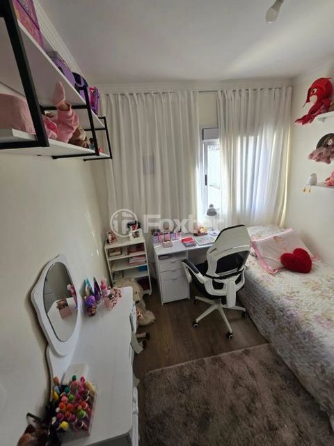 Image 7 - 896948