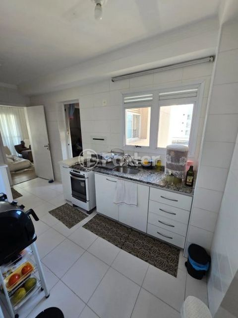 Image 3 - 896948