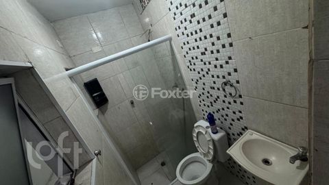 Image 8 - 896949