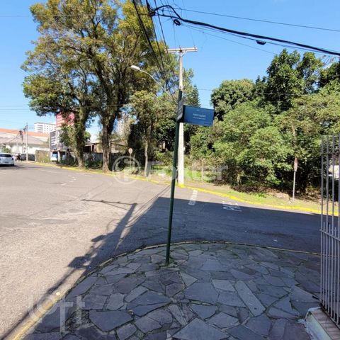 Image 1 - 896955