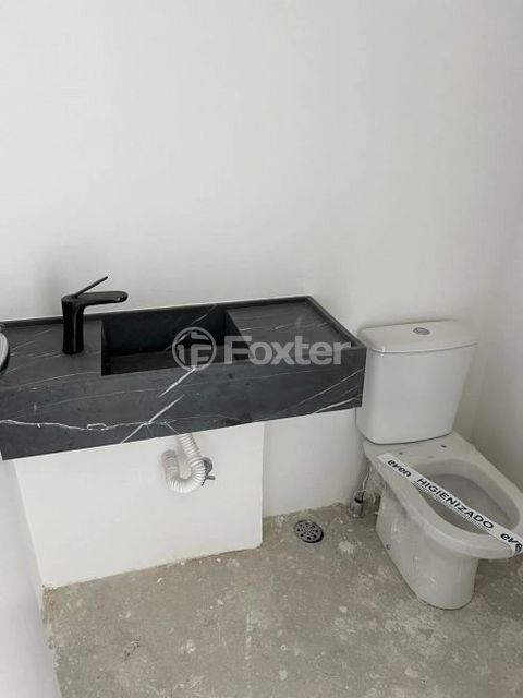 Image 8 - 896985
