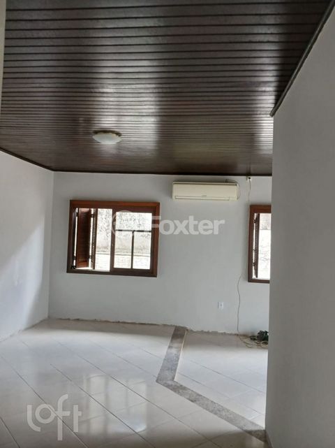 Image 3 - 896995