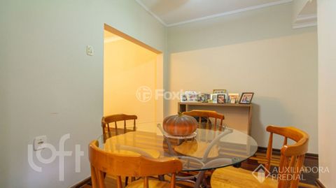 Image 7 - 896998