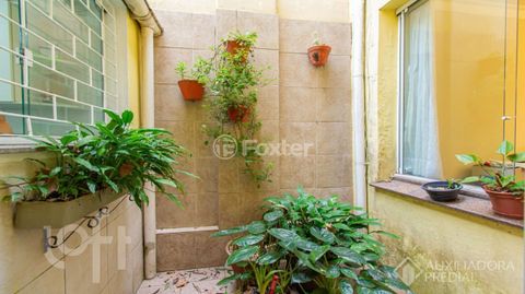 Image 9 - 896998