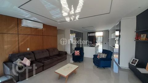 Image 6 - 897008