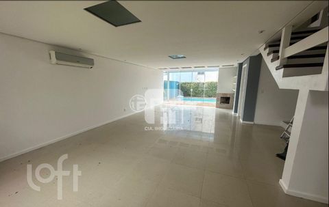Image 10 - 897026