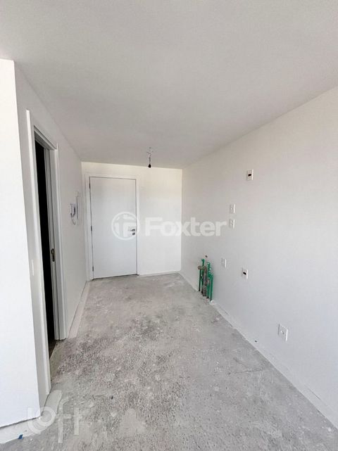 Image 3 - 897330