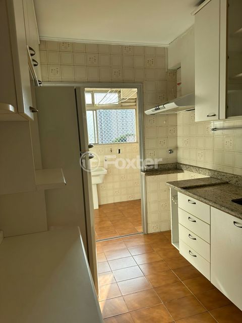 Image 9 - 897336