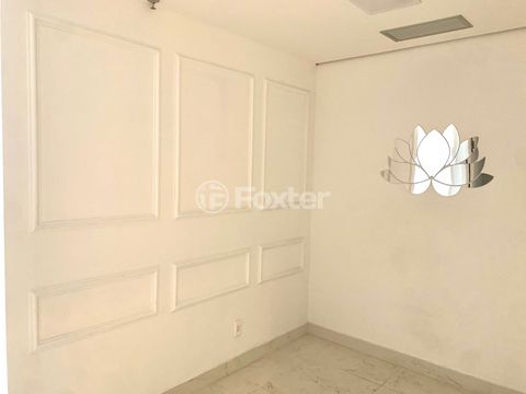 Image 7 - 897420