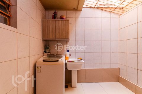 Image 8 - 897432