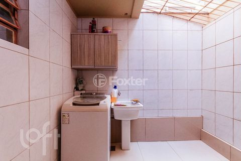Image 8 - 897432