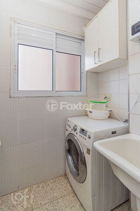 Image 7 - 897438
