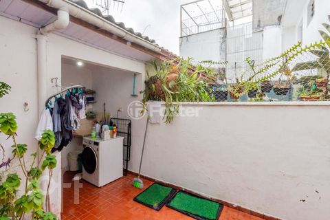 Image 8 - 897446