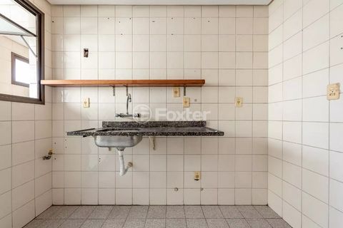 Image 11 - 897471