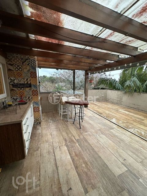 Image 6 - 897528