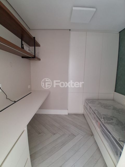 Image 9 - 897549