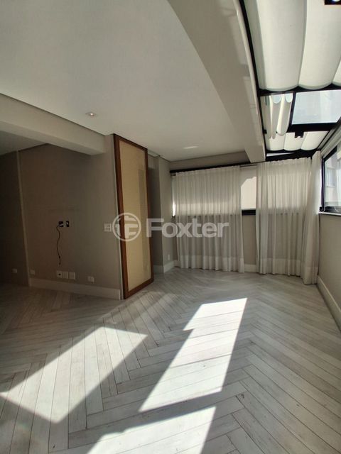 Image 8 - 897549