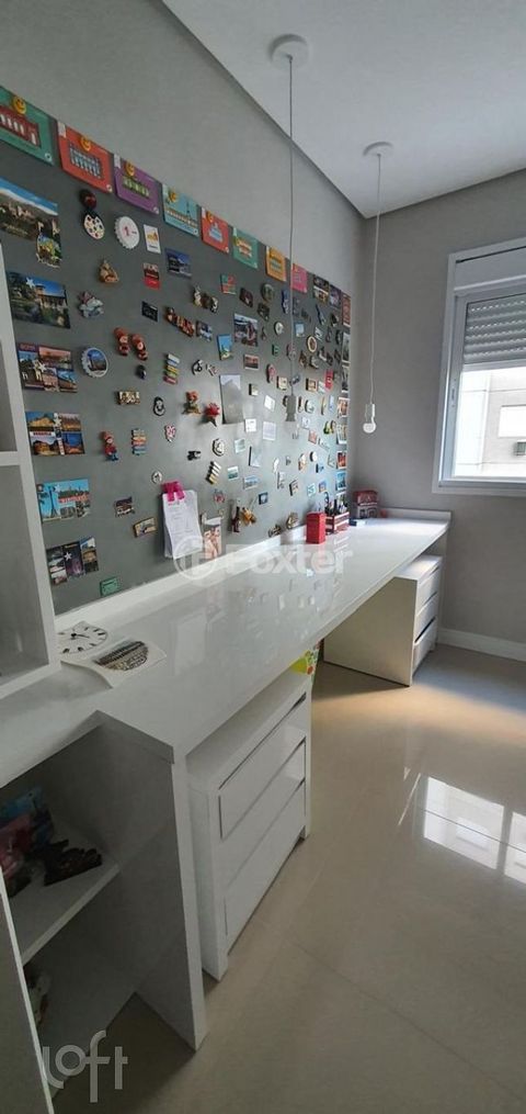 Image 13 - 897581