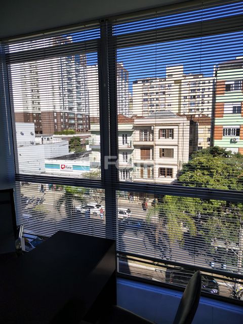 Image 10 - 897596