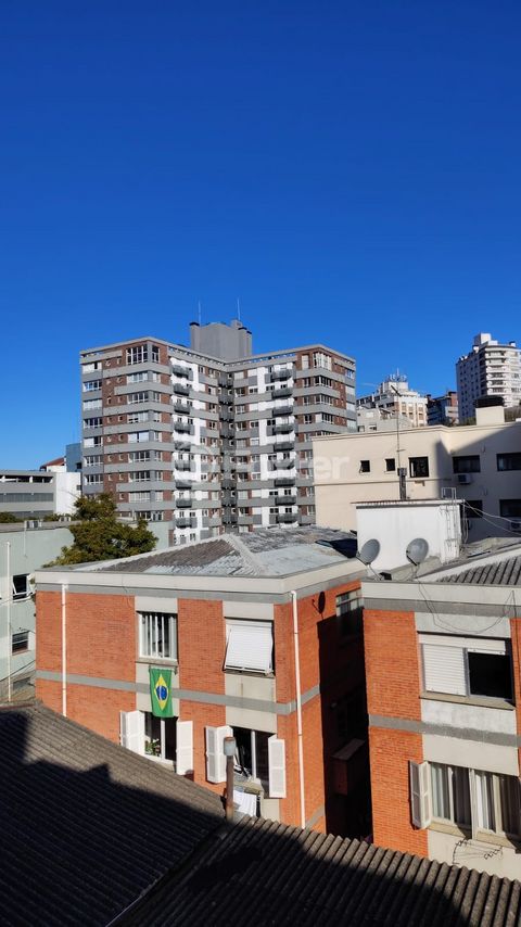Image 12 - 897596