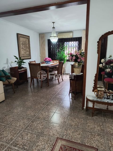 Image 6 - 897609