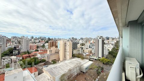Image 3 - 897636