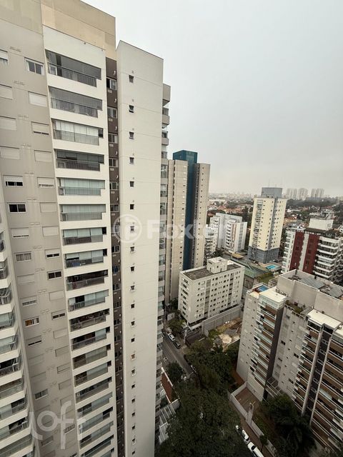 Image 17 - 897658