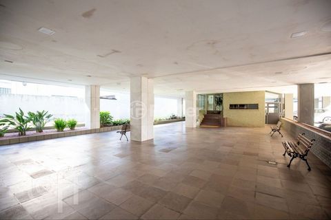 Image 12 - 897669