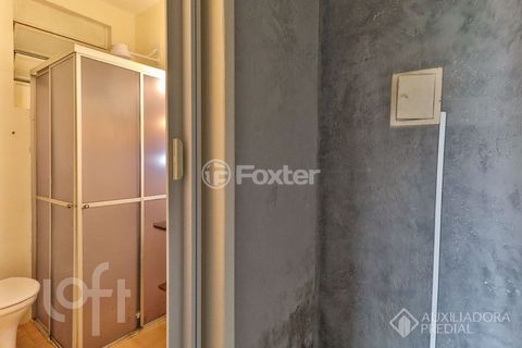 Image 7 - 897694