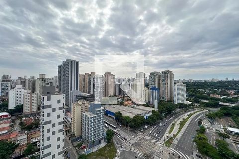 Image 18 - 897713