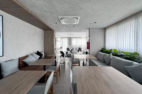 Image 19 - 897713