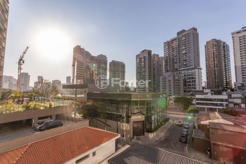 Image 5 - 897759